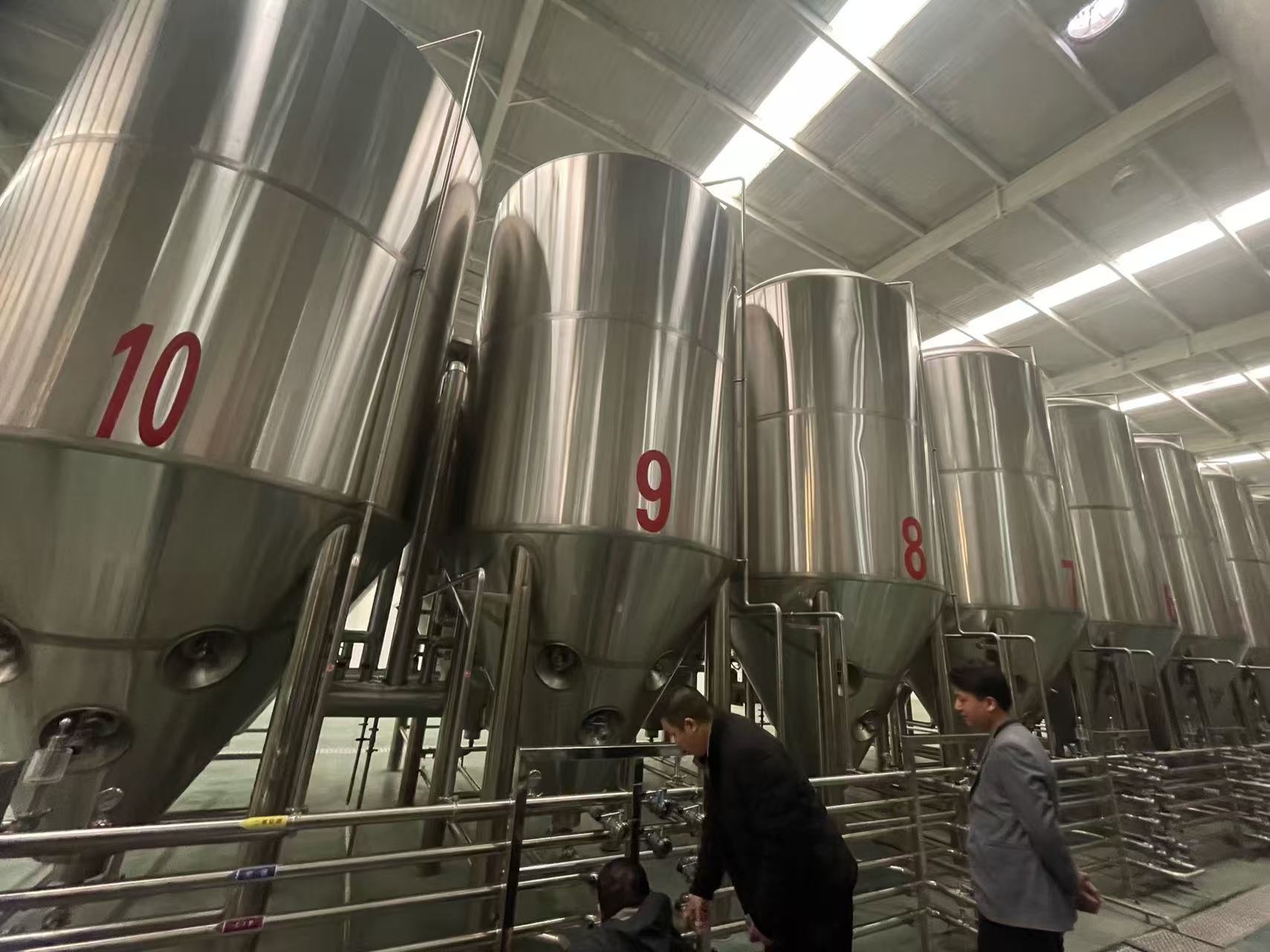 武宁精酿啤酒设备厂—平面布置、设备设计、制造、调试、培训等一条龙服务